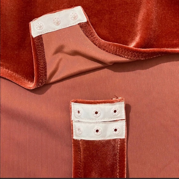 Madewell Velvet Faux Wrap Bodysuit - Burnished Rust - XS - Picture 9 of 11